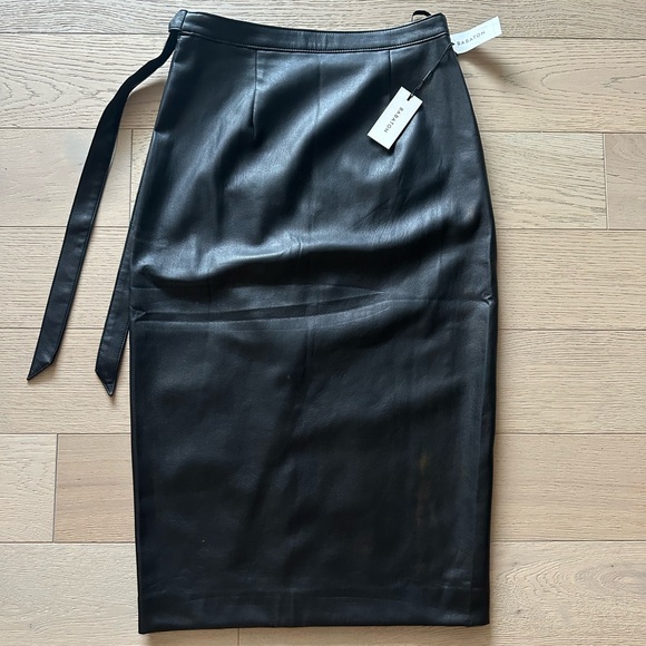 ARITZIA - Babaton Pelli Skirt - black vegan leather - Picture 4 of 5
